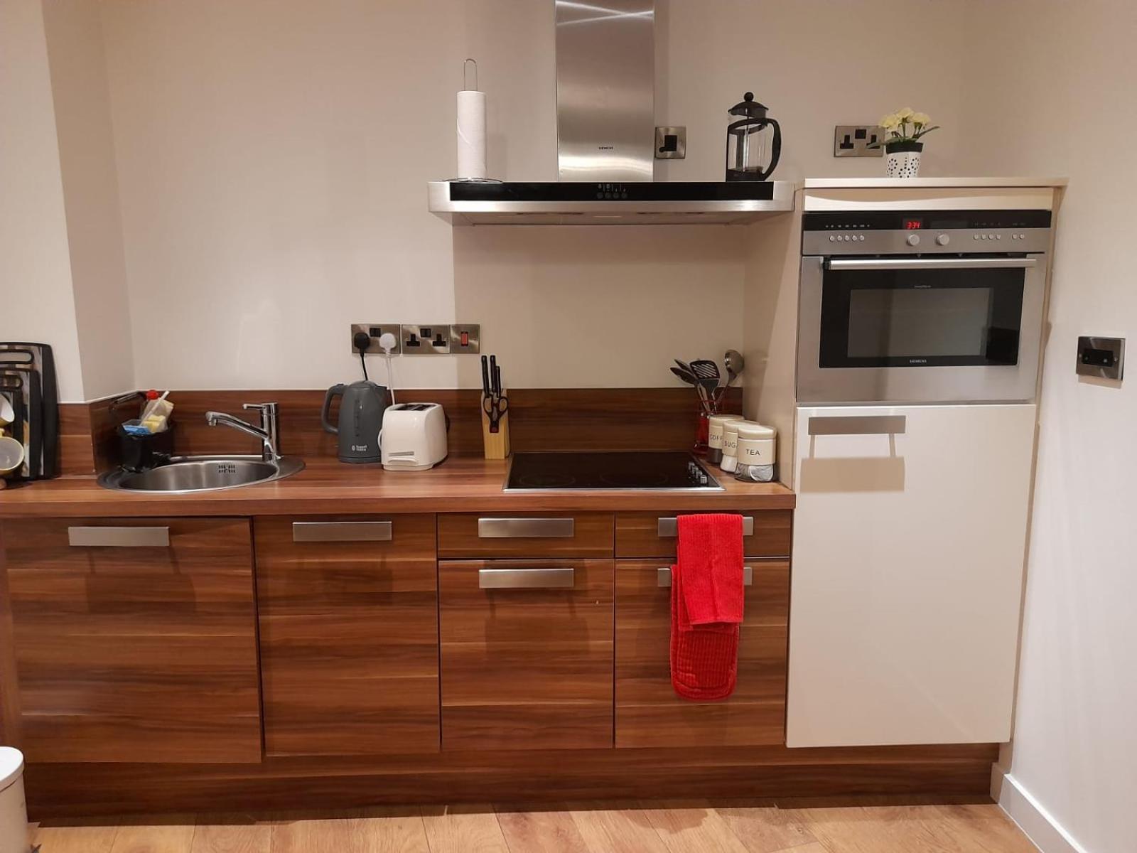 Comfortable Modern 1 Bedroom In -convenient For Up To 3