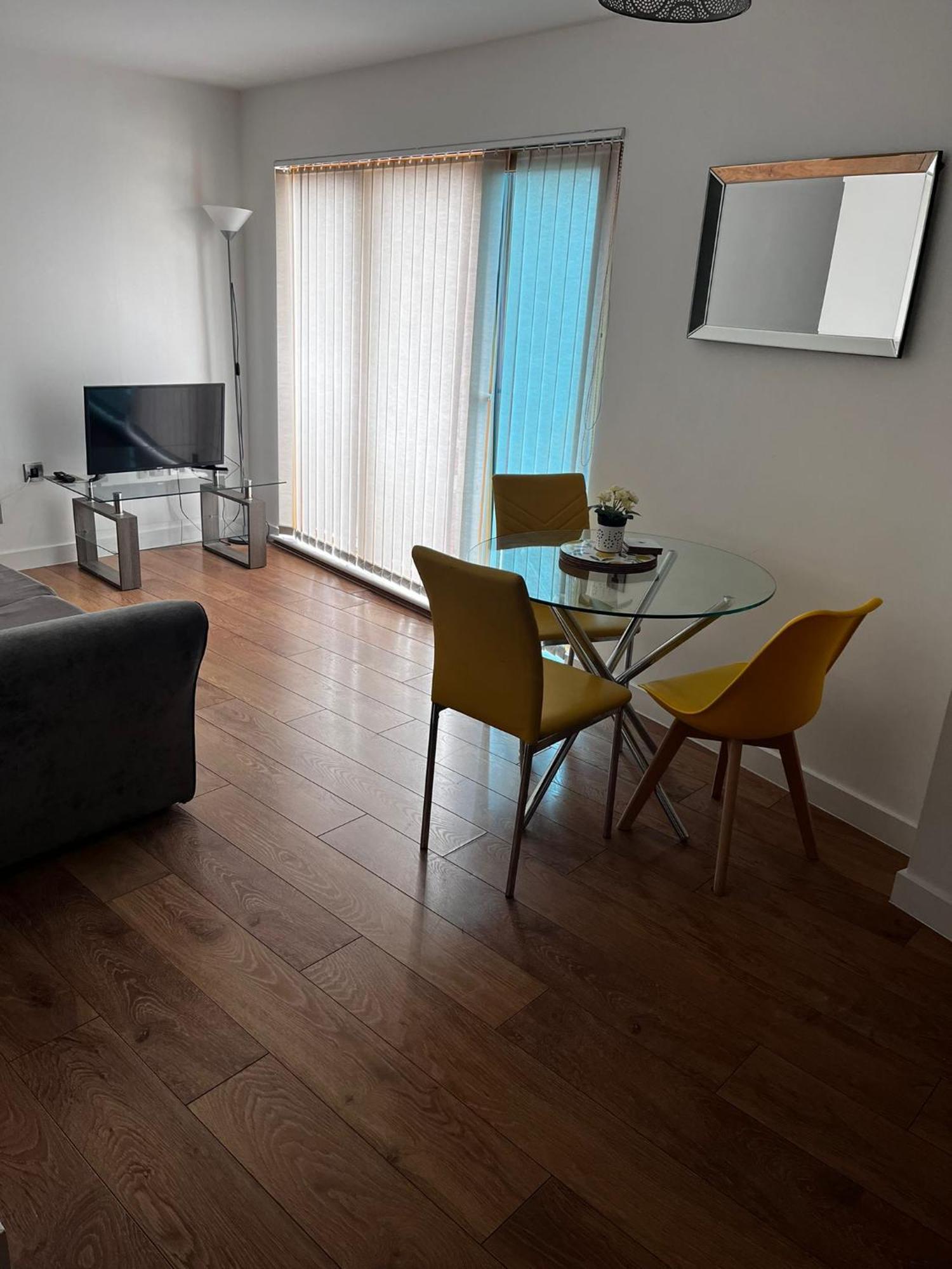 Comfortable Modern 1 Bedroom In -convenient For Up To 3 Apartment